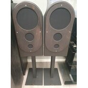 GRADIENT AVANTI jalustakaiuttimet