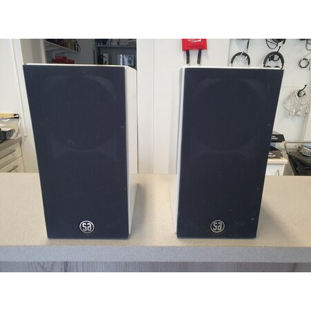 System Audio Saxo 1 jalustakaiutin
